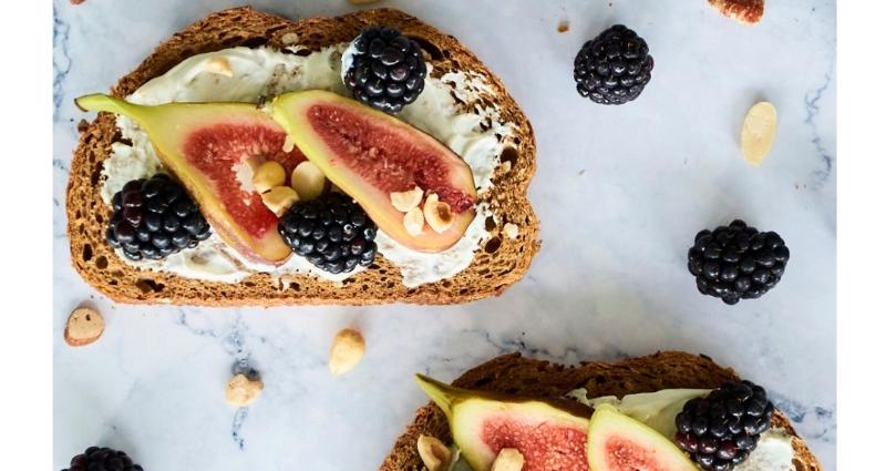 Brood met vijgen en bramen